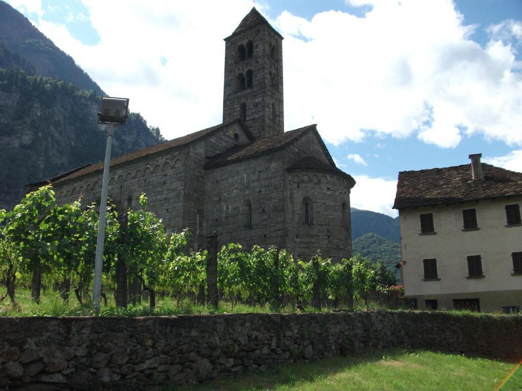 Bed and Breakfast Grotto Pergola Giornico Exterior foto